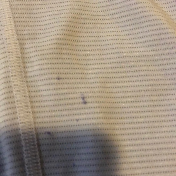 Lululemon Women’s Running shirt - Sz 6 - Picture 6 of 8